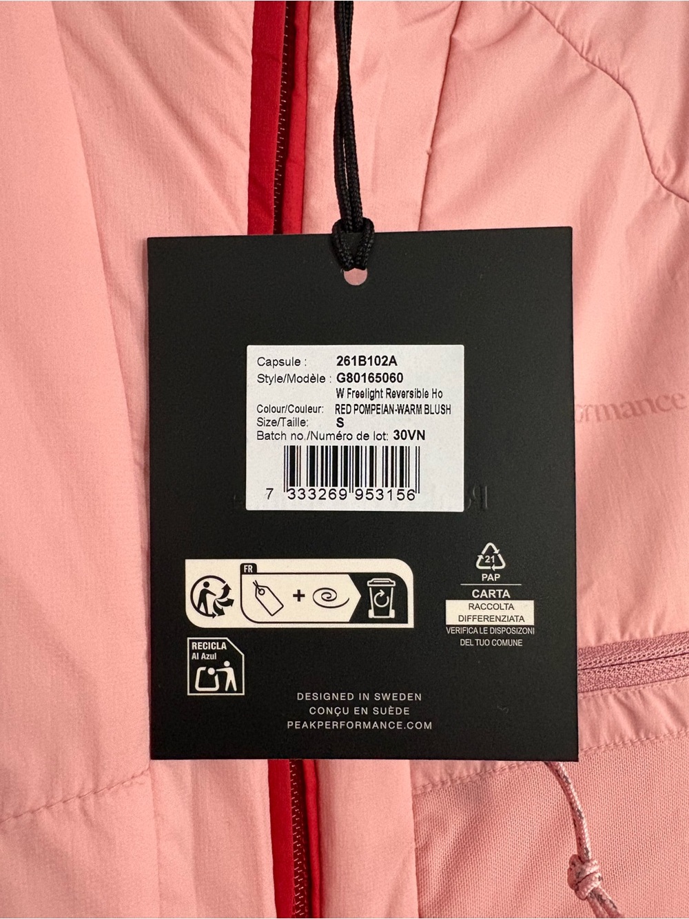 W Freelight Reversible Jacket in Warm Blush & Red Pompeiian